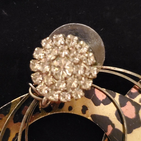 Guess Cheetah Print Crystal Earrings - Picture 4 of 5